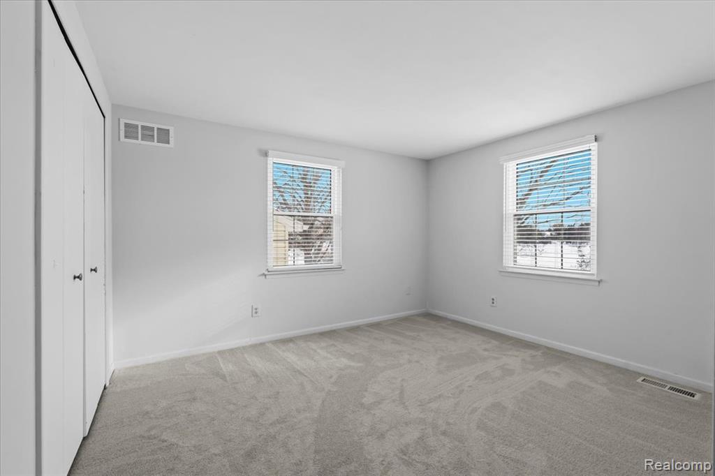 21106 W Glen Haven Circle, Novi, MI 48167 — Photo 23