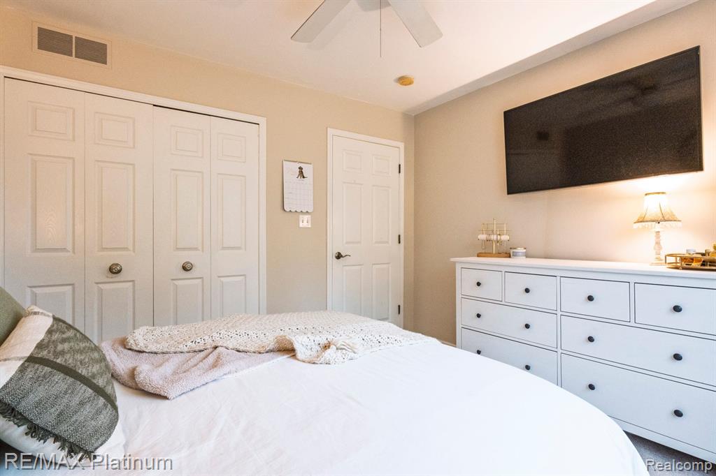 6103 SHADETREE Court, Howell, MI 48843 — Photo 18