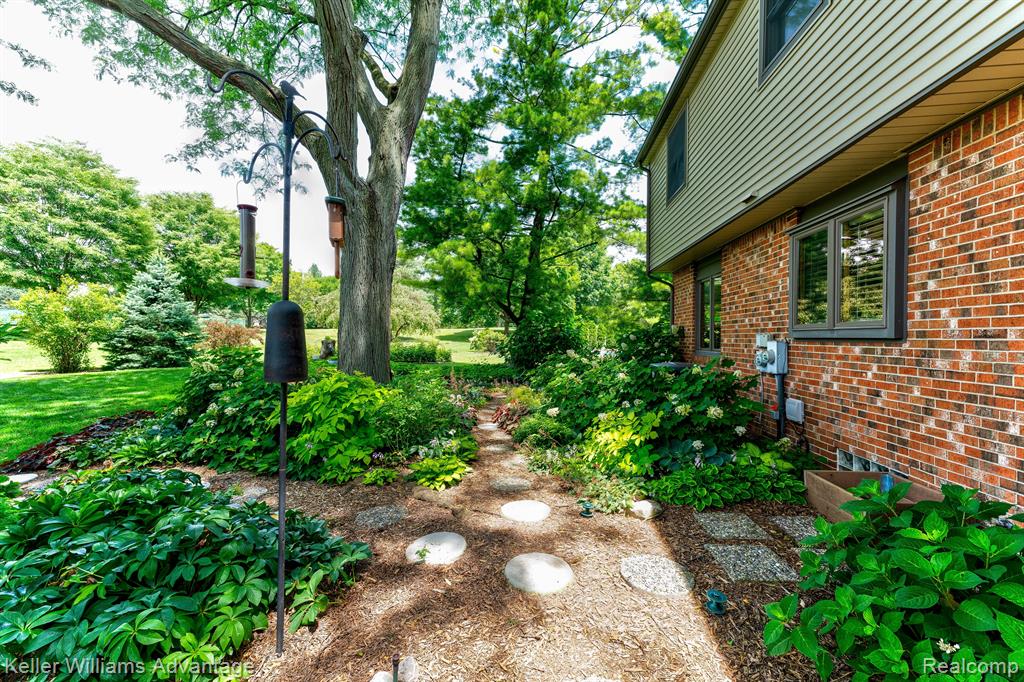 41764 Camden Court, Northville, MI 48168 — Photo 46