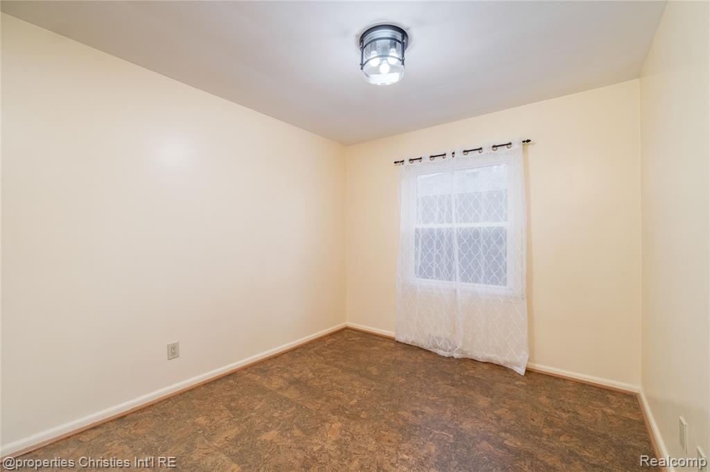 5661 Hubbell Street, Dearborn Heights, MI 48127 — Photo 15