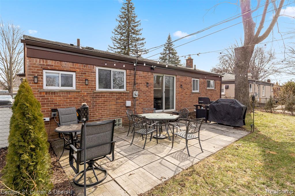 9329 Merriman Road, Livonia, MI 48150 — Photo 24