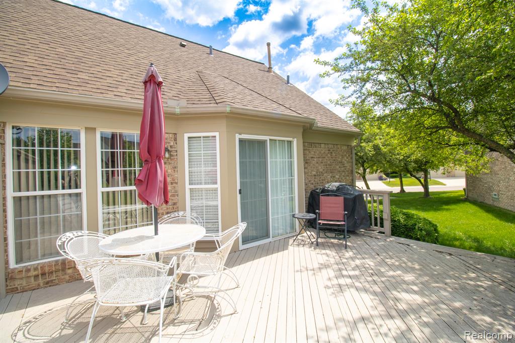 4102 Hunters Circle E, Canton, MI 48188 — Photo 34