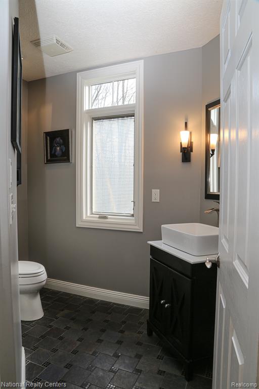 4888 INDIAN CREEK Drive, Jackson, MI 49201 — Photo 13
