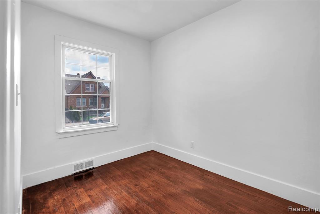 5159 RENVILLE Street, Detroit, MI 48210 — Photo 10