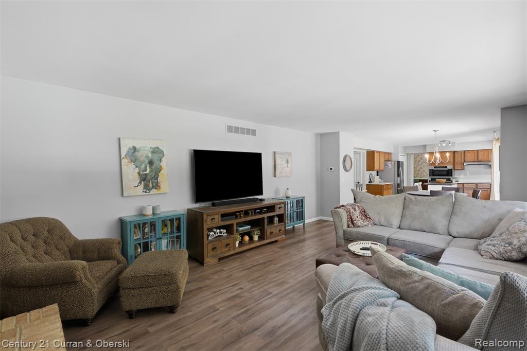 47008 Cider Mill Drive, Novi, MI — Photo 24