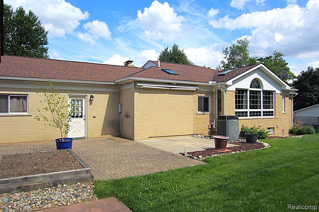 52477 Pappy Lane, Shelby Twp, MI 48316 — Photo 37