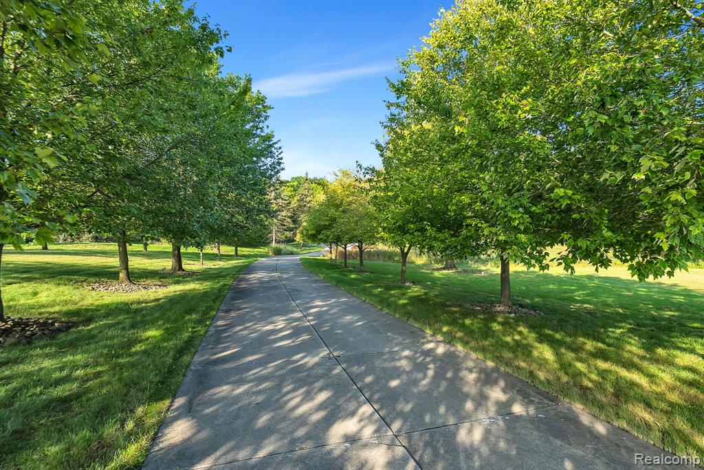 5779 Pinecrest Estates Drive, Ann Arbor, MI 48105 — Photo 60
