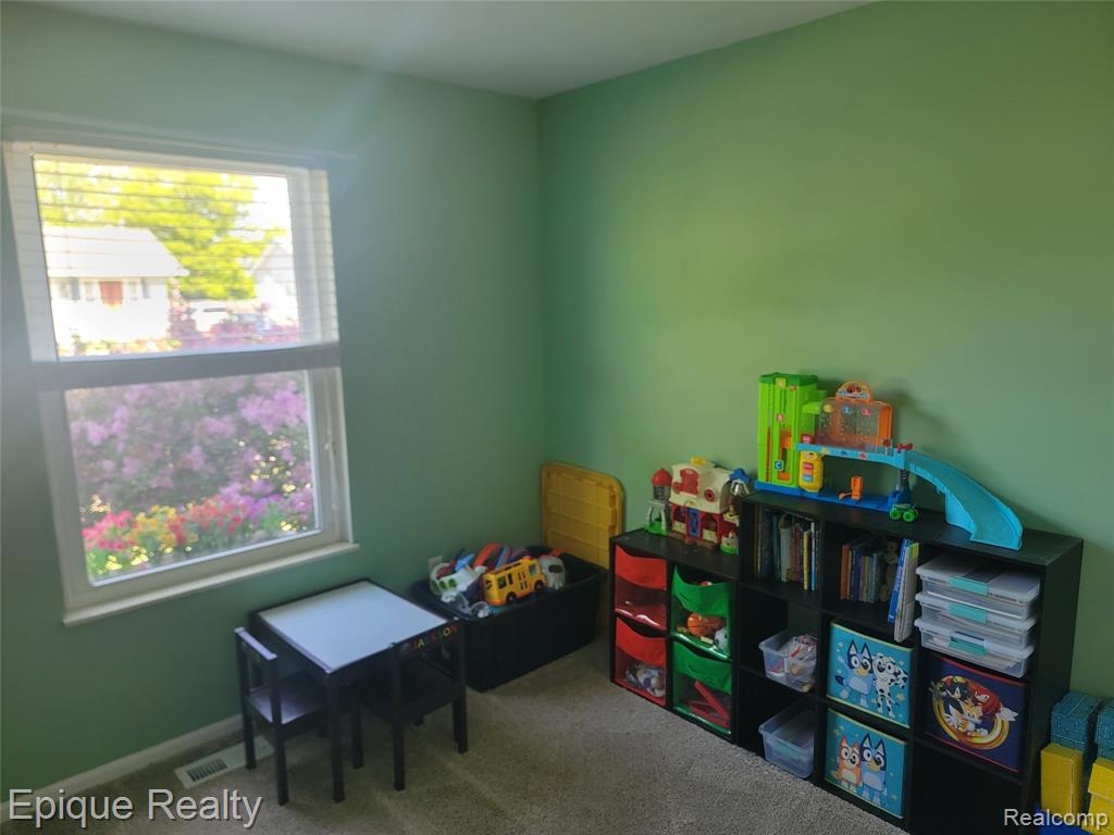 753 Applegate Drive, Marysville, MI 48040 — Photo 16