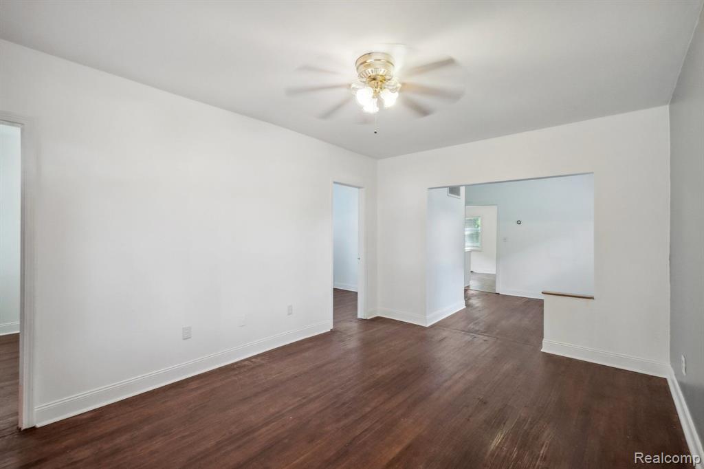 46 E HAYES Avenue, Hazel Park, MI 48030 — Photo 9
