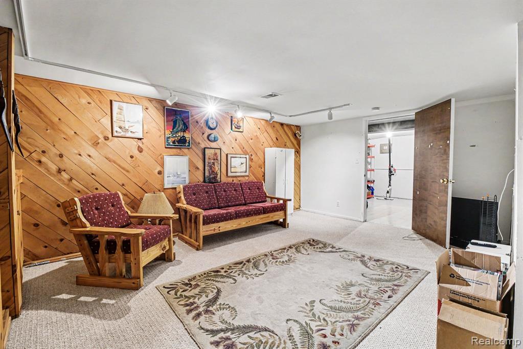 3120 N Summers Road N, Keego Harbor, MI 48320 — Photo 13