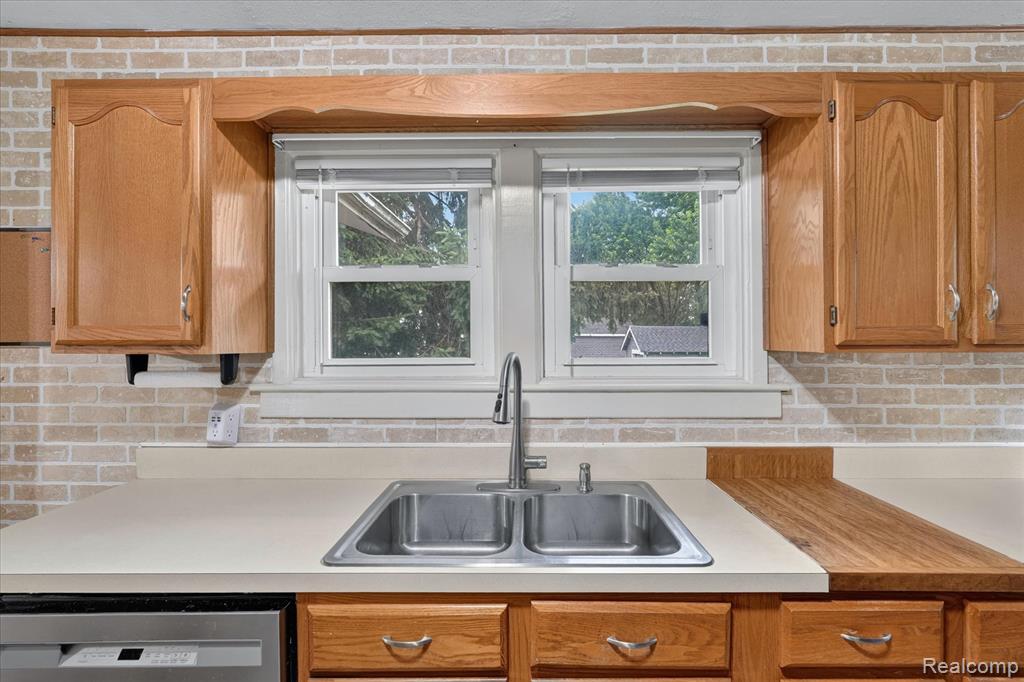 4110 Ogema Avenue, Flint, MI 48507 — Photo 16