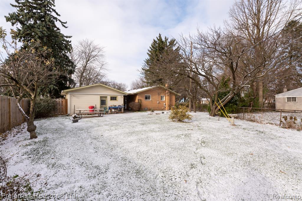 4565 UNIVERSAL Street, Dearborn Heights, MI 48125 — Photo 28