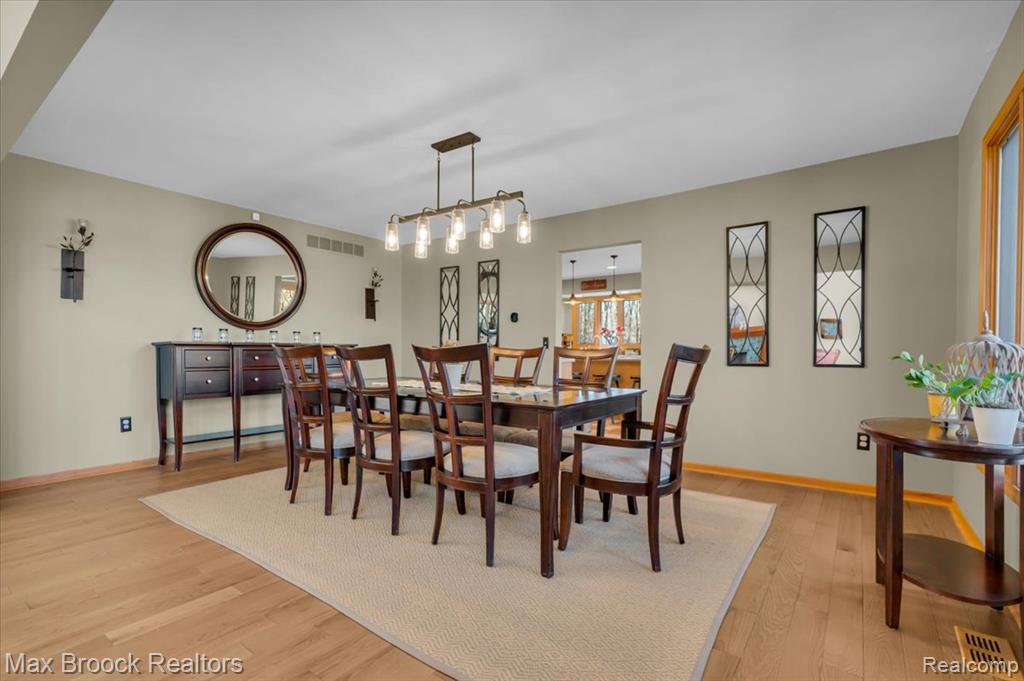 5970 Lynne Hollow Drive, Commerce Twp, MI 48382 — Photo 12