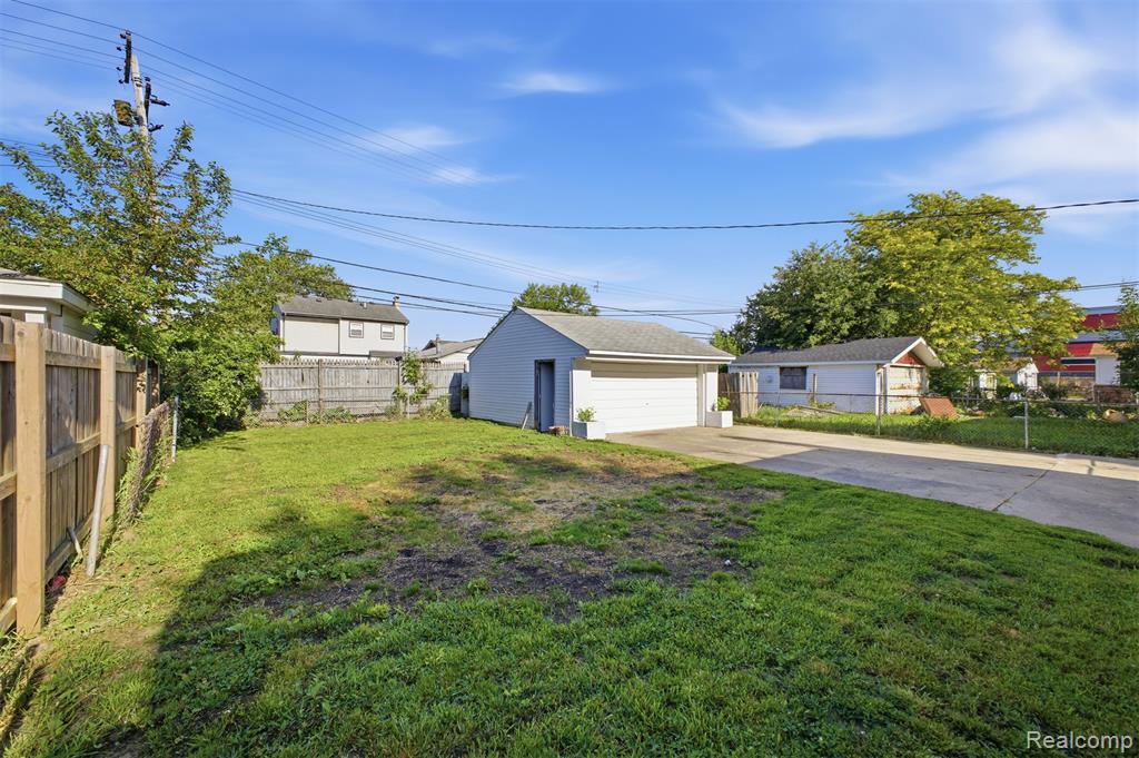 15080 Churchill Street, Southgate, MI 48195 — Photo 27