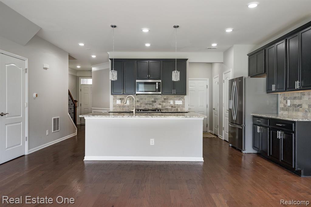 4896 BROOMFIELD Way, Lake Orion, MI — Photo 7
