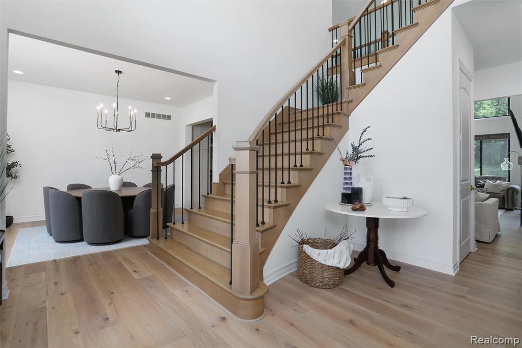2584 Heights View Court, Rochester, MI 48306 — Photo 5