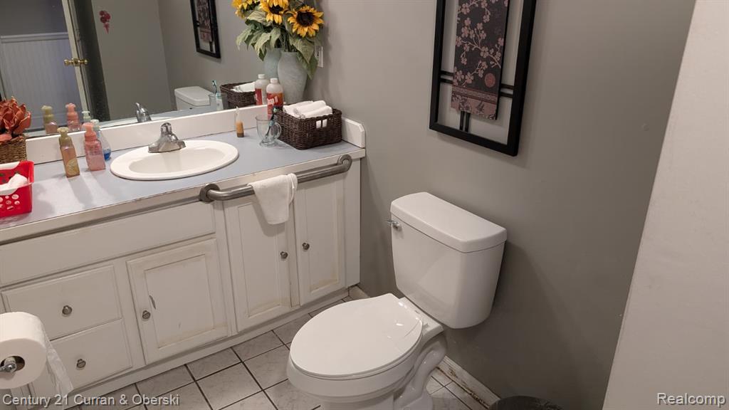 6985 Merriman Road, Garden City, MI — Photo 11