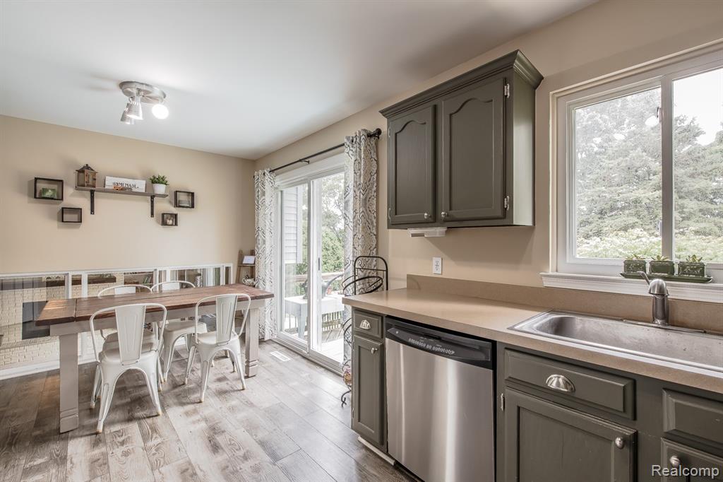 9618 Ridge Top Trail, Clarkston, MI 48348 — Photo 12