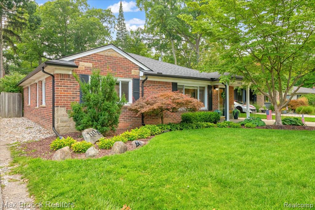 1408 Avondale Street, Sylvan Lake, MI 48320 — Photo 3