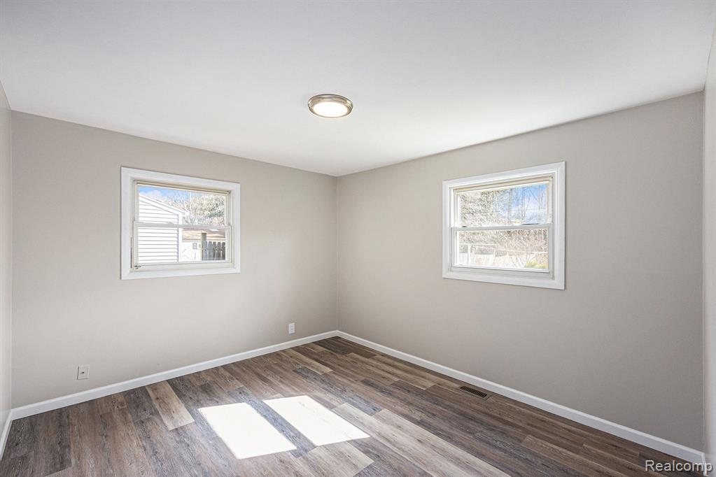 47546 ROLAND Street, Utica, MI 48317 — Photo 11