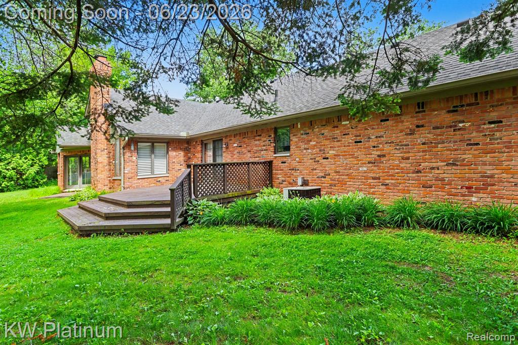 41945 Hillview Drive, Sterling Heights, MI 48314 — Photo 28
