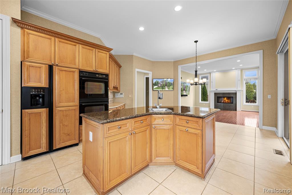 5149 Parkgate Drive, Commerce Twp, MI 48382 — Photo 16