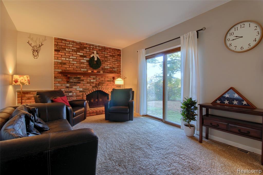 8650 Buffalo Drive, Commerce Twp, MI 48382 — Photo 29