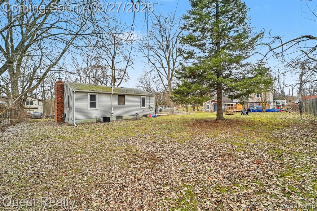 6524 Oakridge Drive, Waterford, MI 48329 — Photo 14