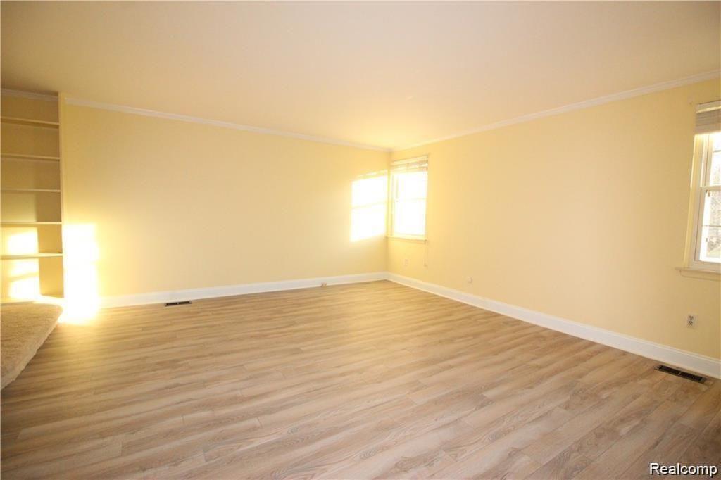 5727 NORTHFIELD Parkway, Troy, MI 48098 — Photo 18