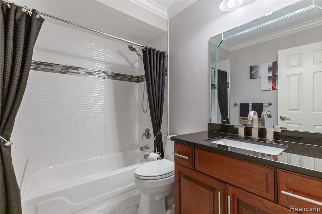 49279 Dunhill Drive, Macomb, MI 48044 — Photo 18