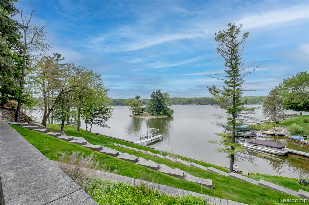 7488 DRIFTWOOD Drive, Fenton, MI 48430 — Photo 34