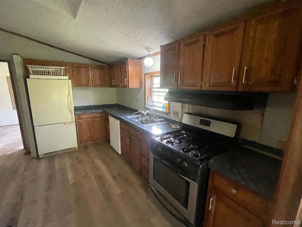 10832 Imlay City Rd, Emmett, MI 48022 — Photo 19