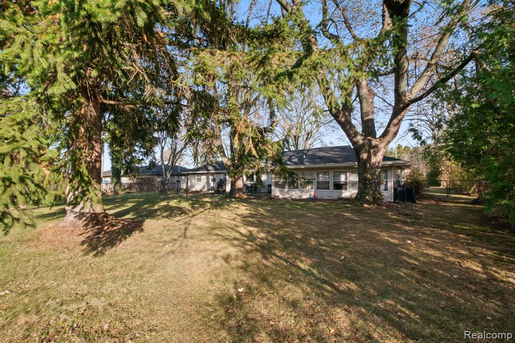 6736 Lakeshore Road, Lexington, MI 48450 — Photo 7