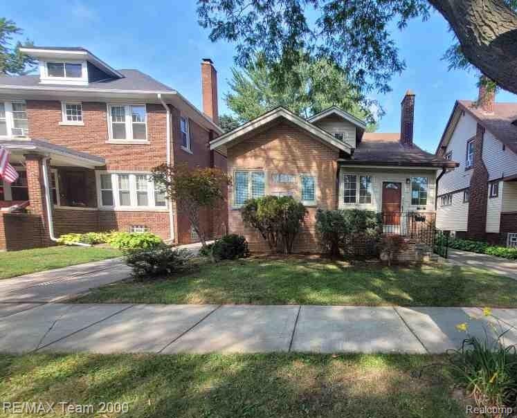 1032 Beaconsfield Avenue, Grosse Pointe Park, MI 48230 — front exterior