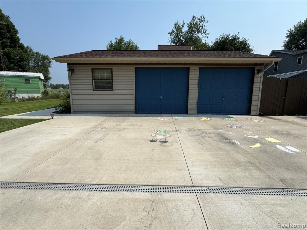 577 Norvell Beach Drive, Brooklyn, MI 49230 — Photo 35
