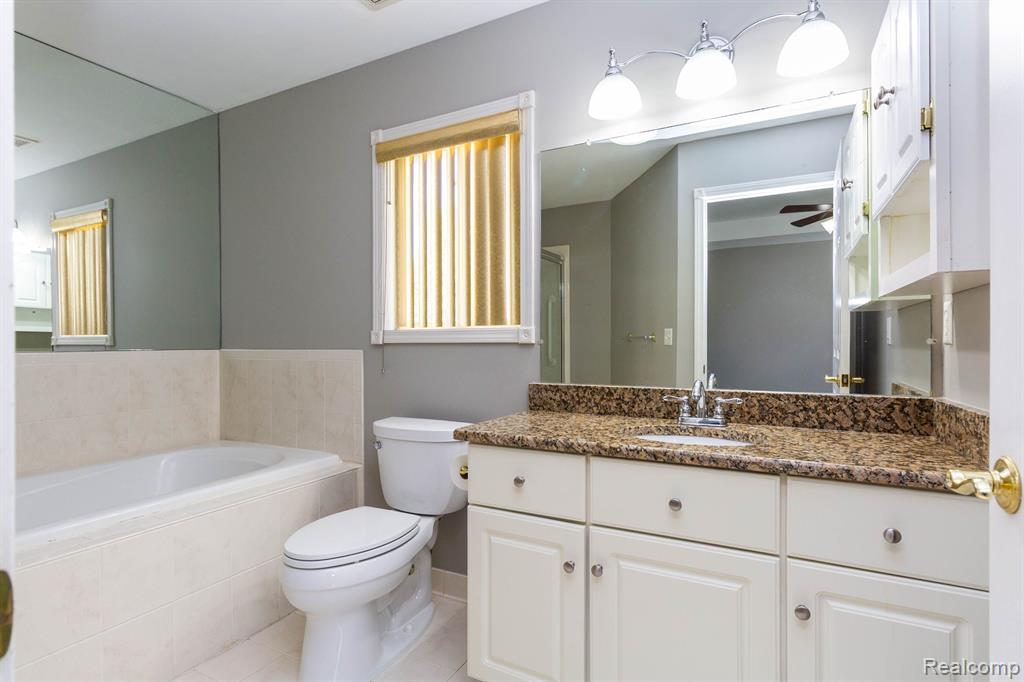 48784 BELLTOWER Drive, Macomb, MI 48044 — Photo 18