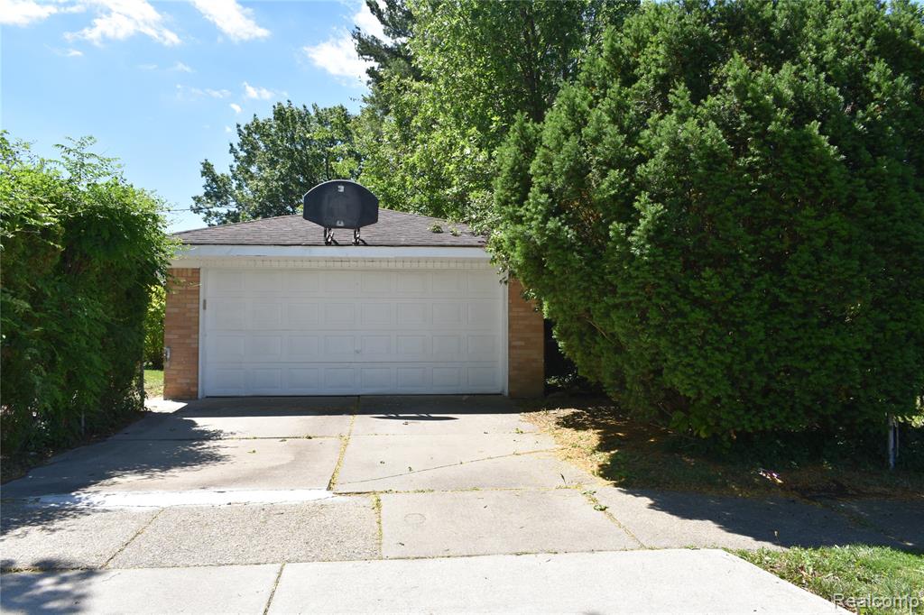 23825 Johnston Avenue, Eastpointe, MI 48021 — Photo 27