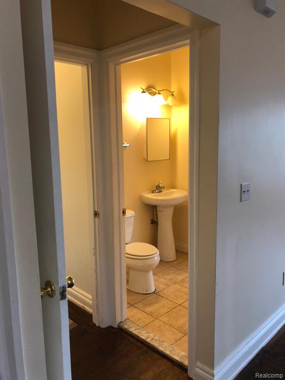 7941 AGNES Street, Detroit, MI 48214 — Photo 20