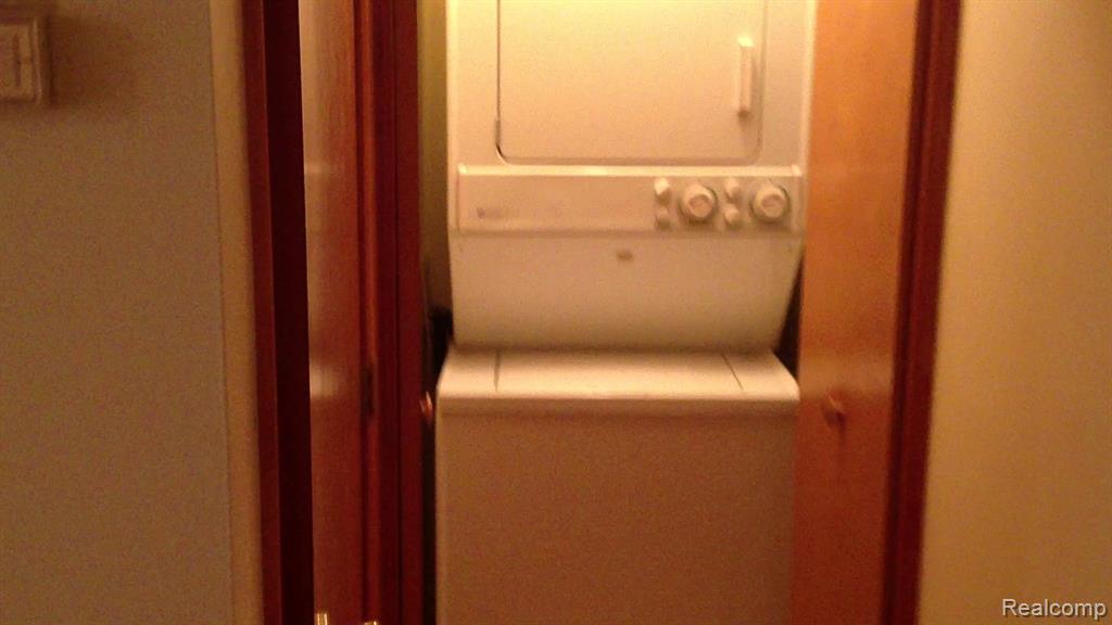 411 FORD Avenue, Wyandotte, MI 48192 — Photo 8