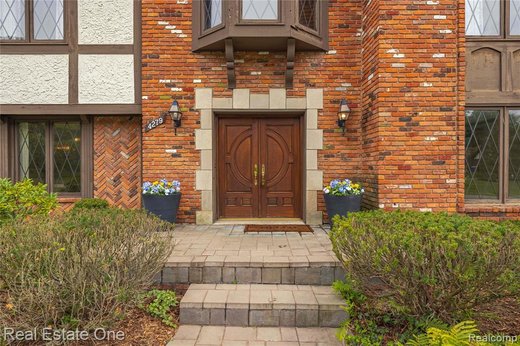 4279 Pine Lane, West Bloomfield, MI 48323 — Photo 2