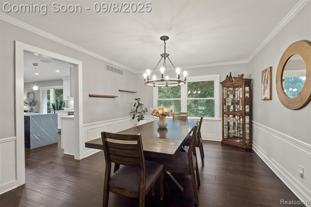 4605 Sunningdale Drive, Bloomfield Hills, MI 48302 — Photo 11