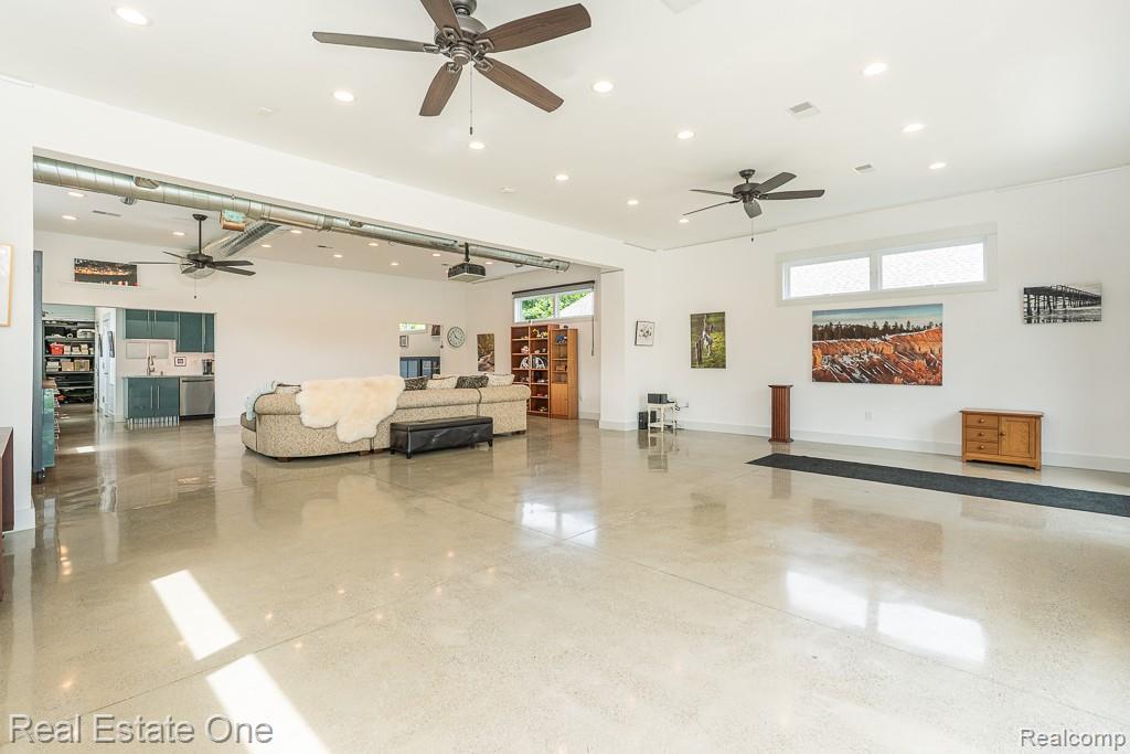 426 W University Drive, Rochester, MI 48307 — Photo 7