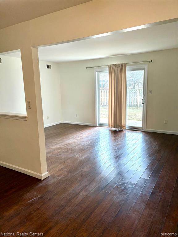 42499 PLYMOUTH HOLLOW Drive, 32, Plymouth, MI 48170 — Photo 6
