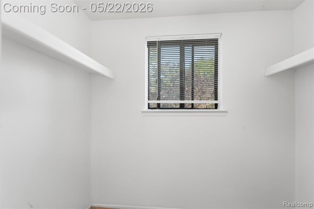 32105 W 12 Mile Road, Farmington, MI 48334 — Photo 29