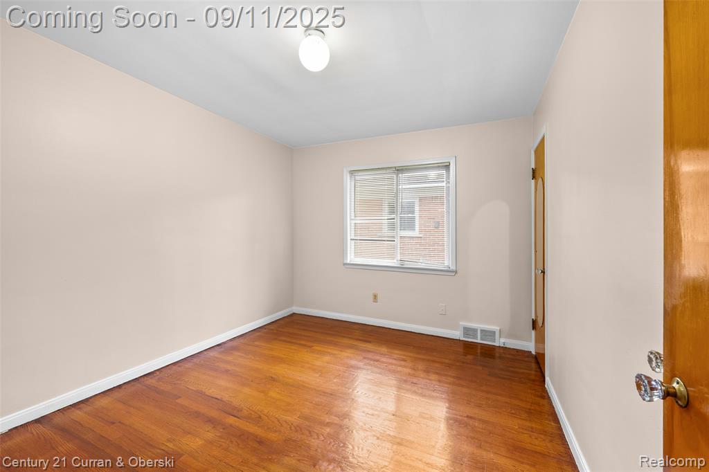 8235 Virgil Street, Dearborn Heights, MI 48127 — Photo 14