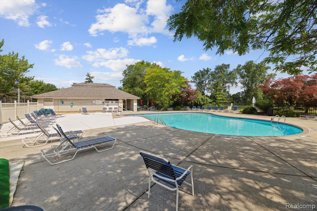 38819 Country Circle, Farmington Hills, MI 48331 — Photo 28