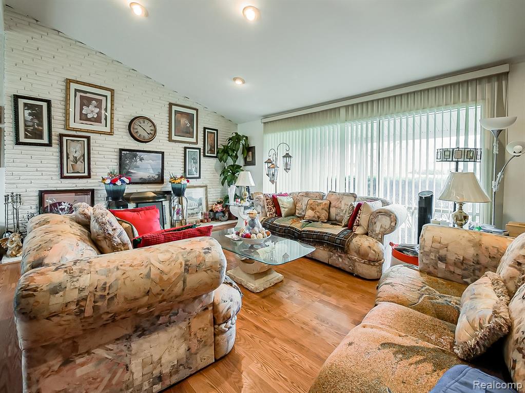 6775 Cedarbrook Drive, Bloomfield Hills, MI 48301 — Photo 4