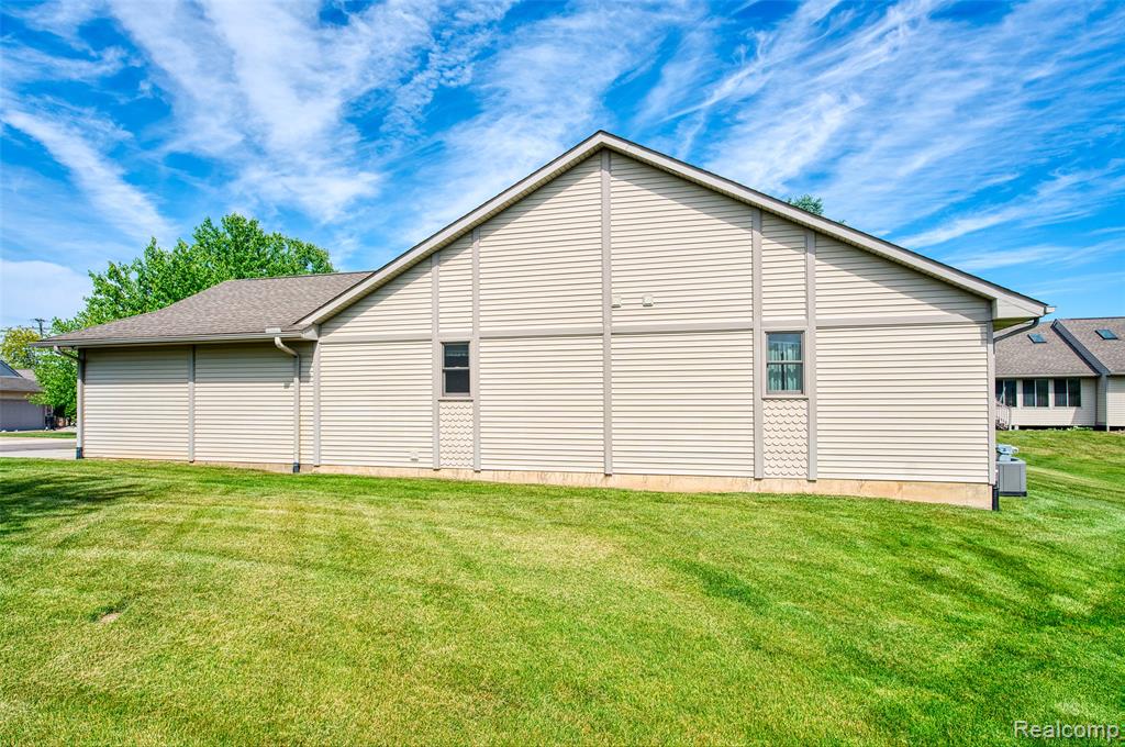 159 Addison Circle, Fowlerville, MI 48836 — Photo 33