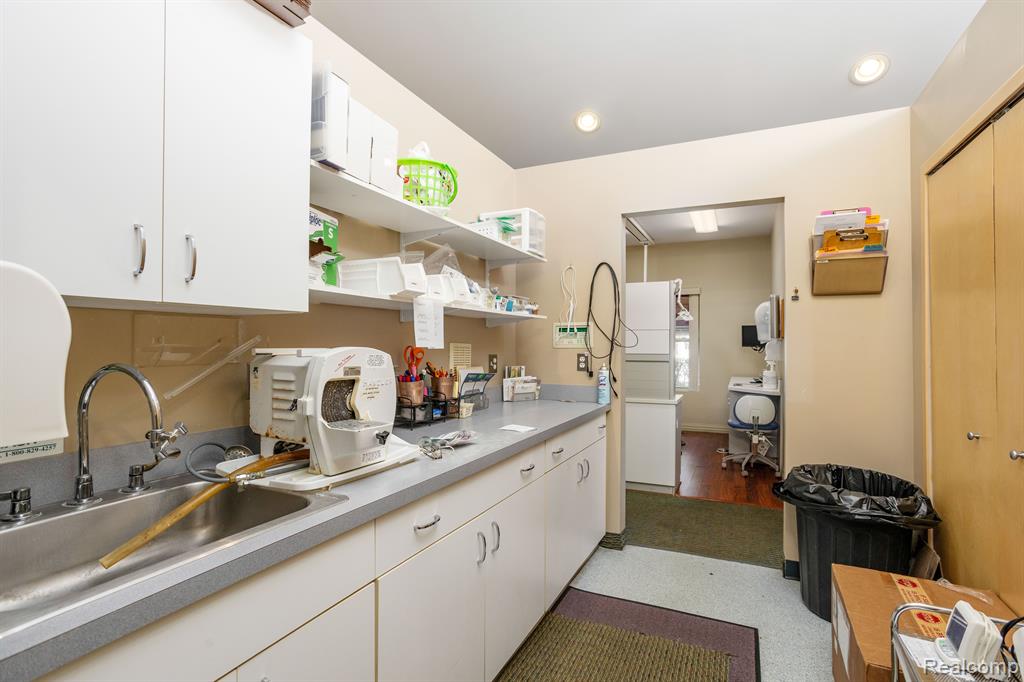 37235 GODDARD Road, Romulus, MI 48174 — Photo 32