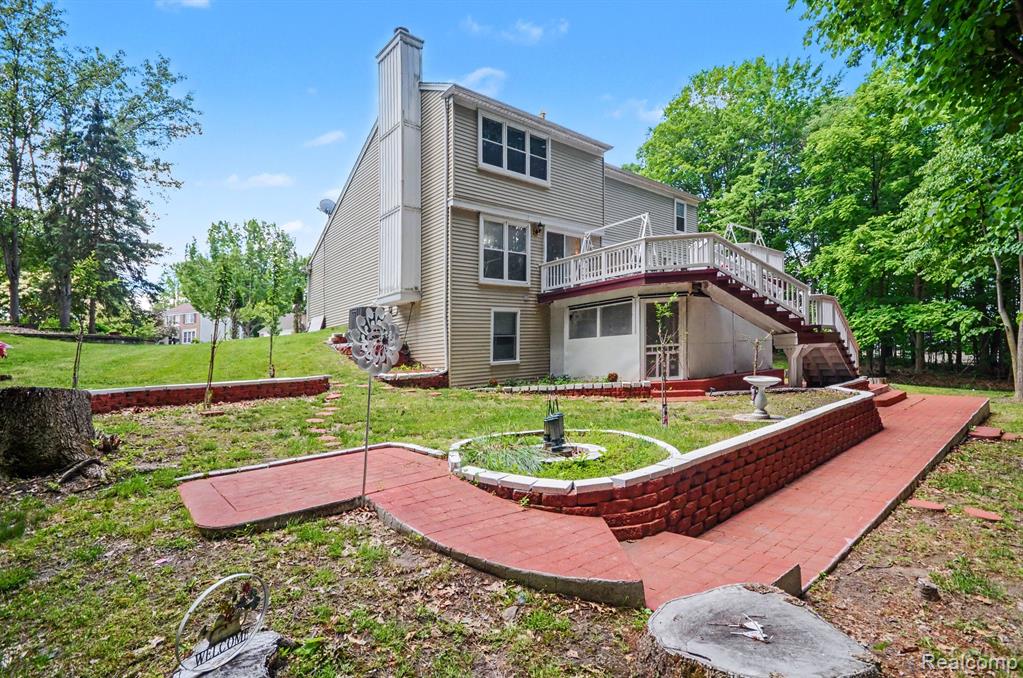 425 Thornridge Court, Rochester Hills, MI 48307 — Photo 33